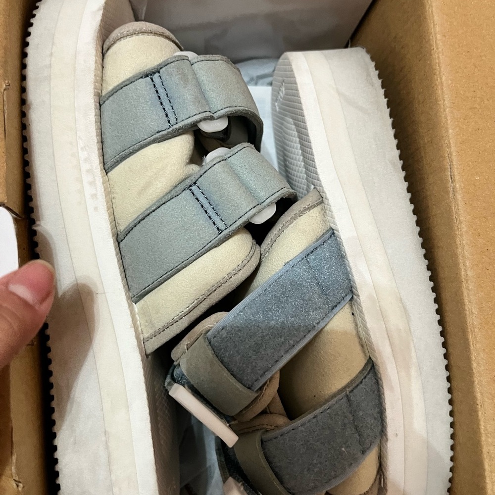 Suicoi’e sandals